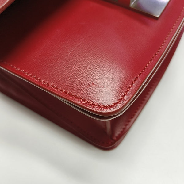 Authenticated pre-owned CLASSIC BOX Mini Calfskin Red - Crossbody Bag at Looply