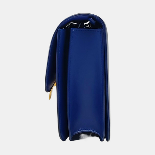 Authenticated pre-owned CLASSIC BOX Medium Calfskin Blue - Shoulder Bag at Looply