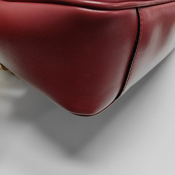 Authenticated pre-owned GG Marmont Medium Calfskin Red - Shoulder Bag at Looply