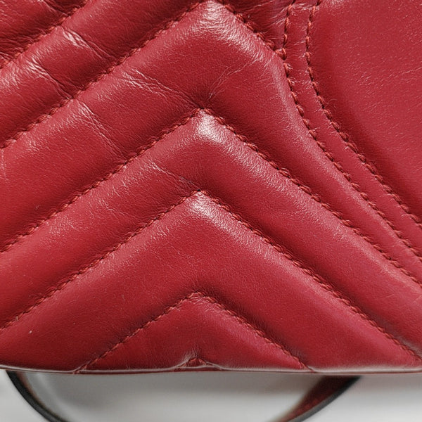 Authenticated pre-owned GG Marmont Medium Calfskin Red - Shoulder Bag at Looply