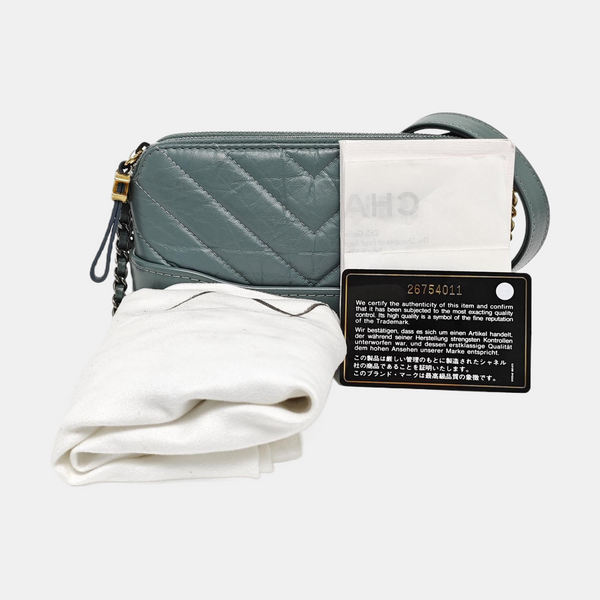 Authenticated pre-owned Gabrielle Chevron Calfskin Green - Crossbody Bag at Looply
