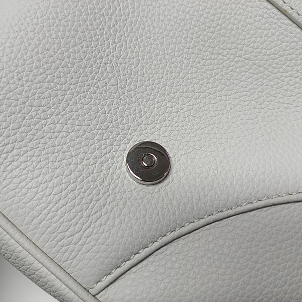 Authenticated pre-owned Saddle Medium Calfskin White - Crossbody Bag at Looply