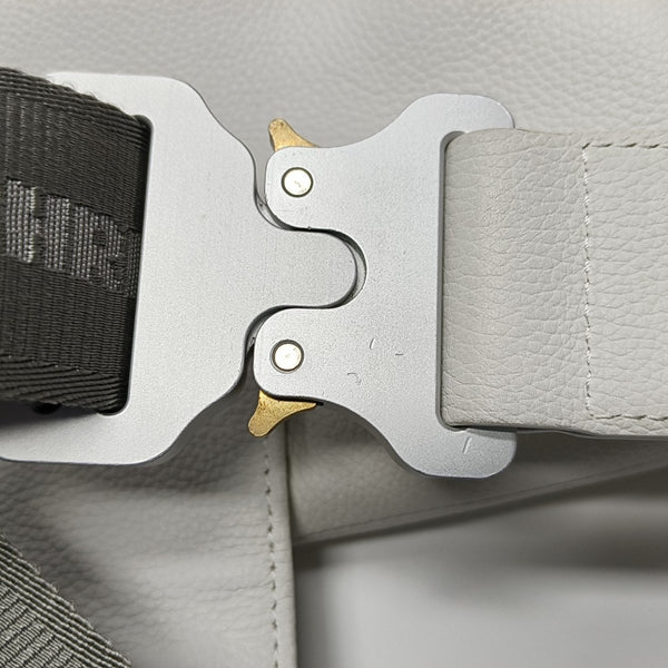 Authenticated pre-owned Saddle Medium Calfskin White - Crossbody Bag at Looply