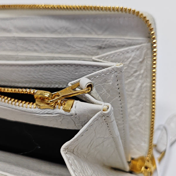 Authenticated pre-owned Classic City Lambskin White Wallet - Wallet at Looply