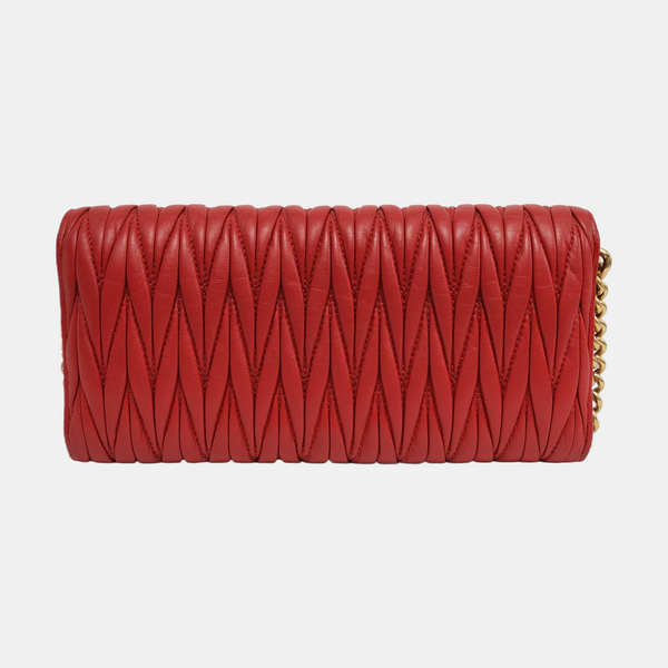 Authenticated pre-owned Matelassé Lambskin Red - Shoulder Bag at Looply