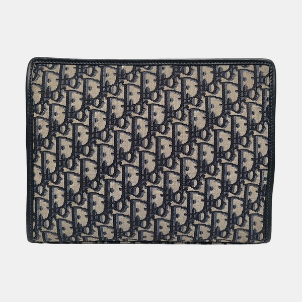 Authenticated pre-owned 30 Montaigne Monogram Canvas Beige - Clutch at Looply