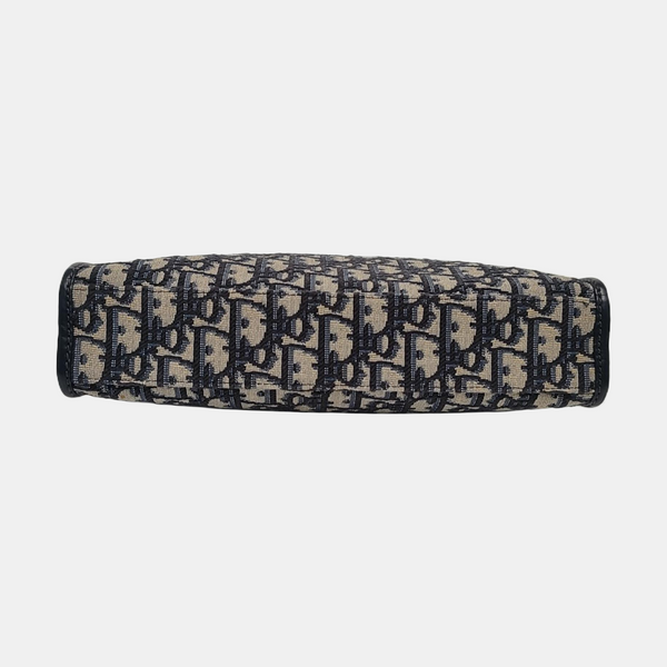 Authenticated pre-owned 30 Montaigne Monogram Canvas Beige - Clutch at Looply