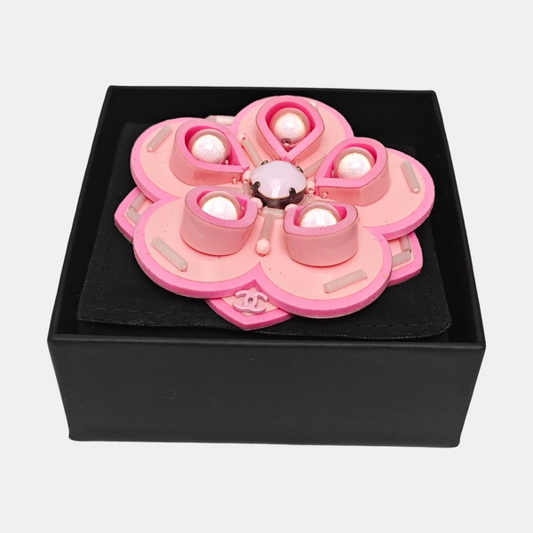 Authenticated pre-owned Modern CC Decorative Brooch Synthetic Material Pink Brooch - Brooch at Looply