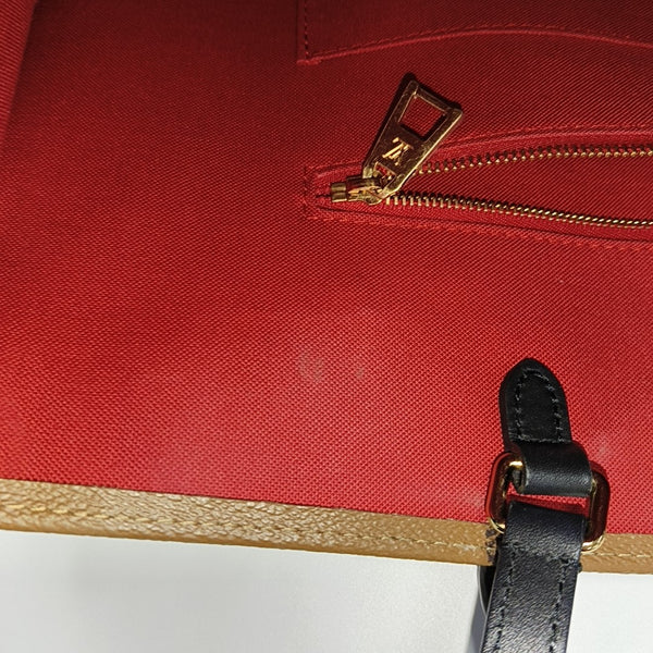 Authenticated pre-owned Onthego GM Monogram Coated Canvas Brown - Shoulder Bag at Looply
