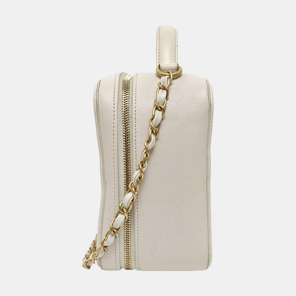 Authenticated pre-owned Filigree Large Quilted Grained Calfskin White - Shoulder Bag at Looply