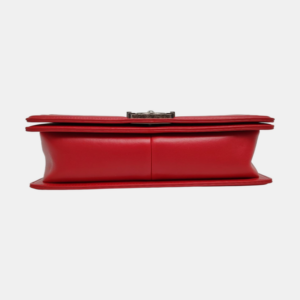 Authenticated pre-owned Boy Chanel Large Quilted Calfskin Red - Shoulder Bag at Looply