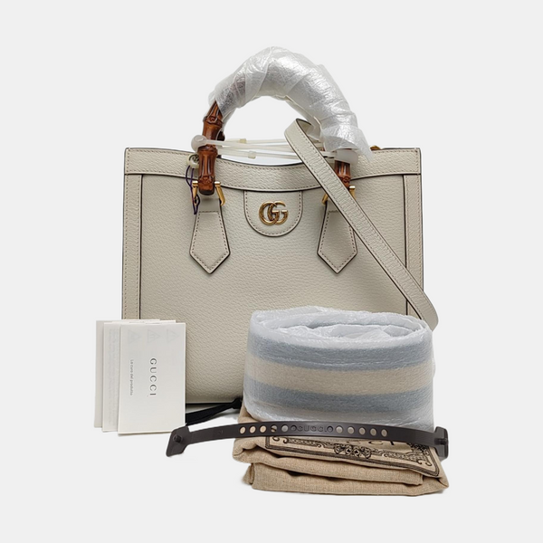 Authenticated pre-owned Diana Small Calfskin White - Shoulder Bag at Looply
