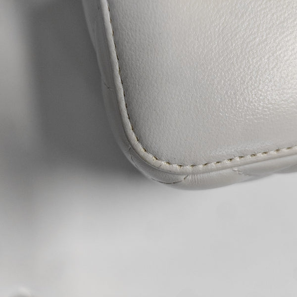 Authenticated pre-owned Vanity Case Small Quilted Lambskin White - Shoulder Bag at Looply