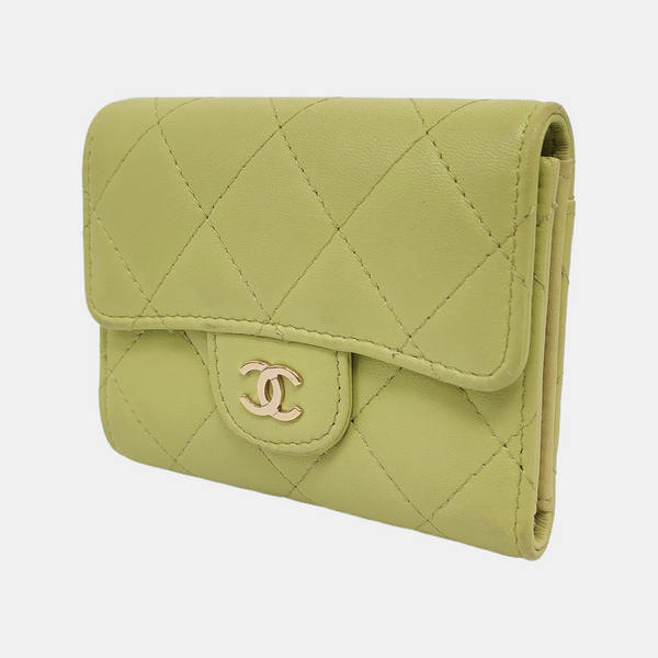 Authenticated pre-owned Classic Flap Quilted Lambskin Green Wallet - Wallet at Looply