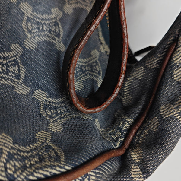 Canvas Blue