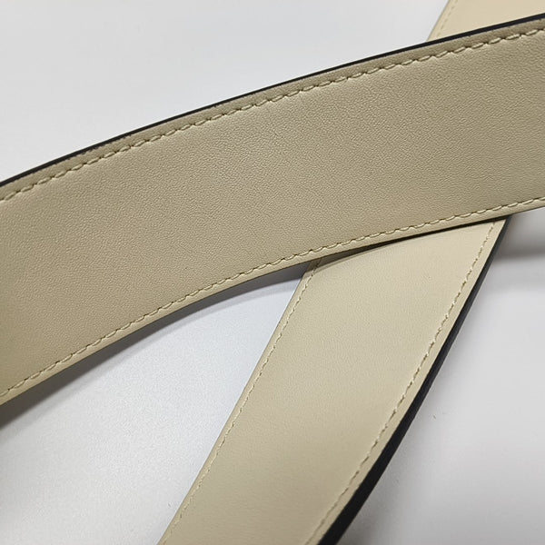 Baguette Medium Calfskin White