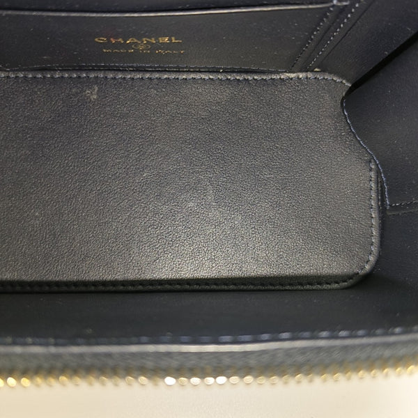 Authenticated pre-owned Vanity Case Quilted Wool Blue - Shoulder Bag at Looply