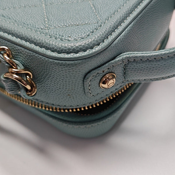 Authenticated pre-owned Filigree Quilted Grained Calfskin Blue - Crossbody Bag at Looply