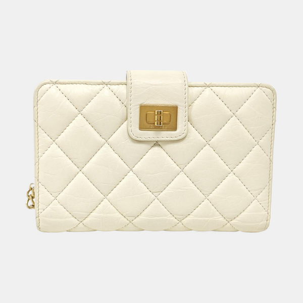 Authenticated pre-owned 2.55 Quilted Calfskin White Wallet - Wallet at Looply