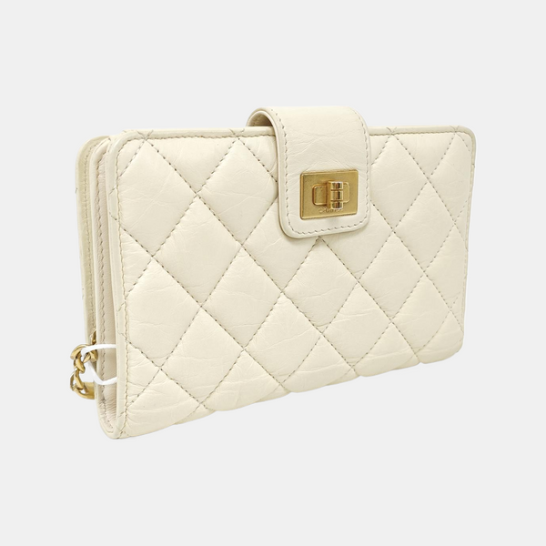 Authenticated pre-owned 2.55 Quilted Calfskin White Wallet - Wallet at Looply