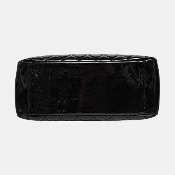 Authenticated pre-owned Chanel GST Large Quilted Patent Leather Black - Shoulder Bag at Looply