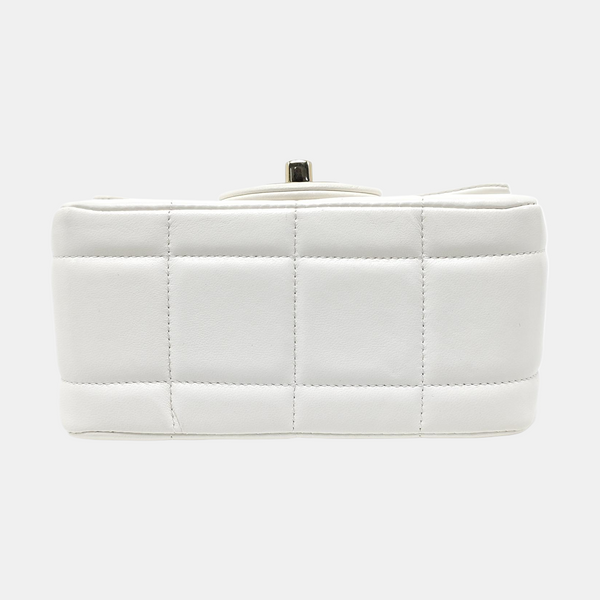 Authenticated pre-owned Classic Flap Lambskin White - Shoulder Bag at Looply