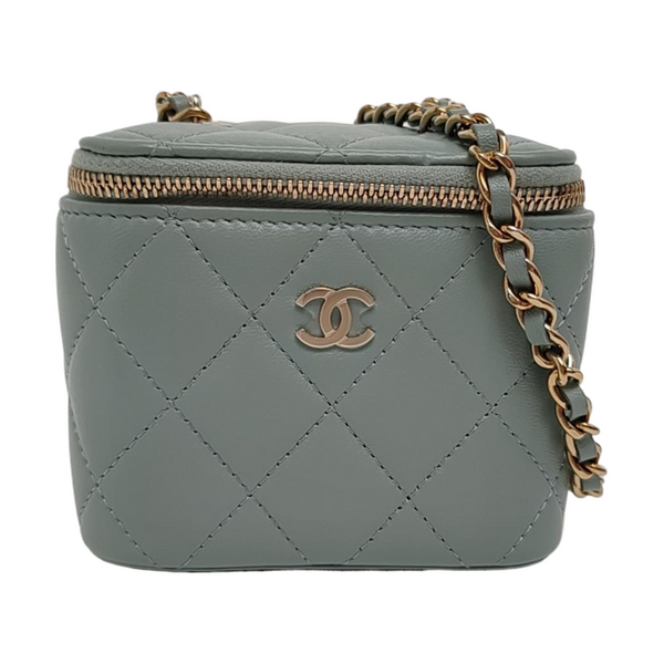 Authenticated pre-owned Vanity Case Quilted Lambskin Green - Shoulder Bag at Looply
