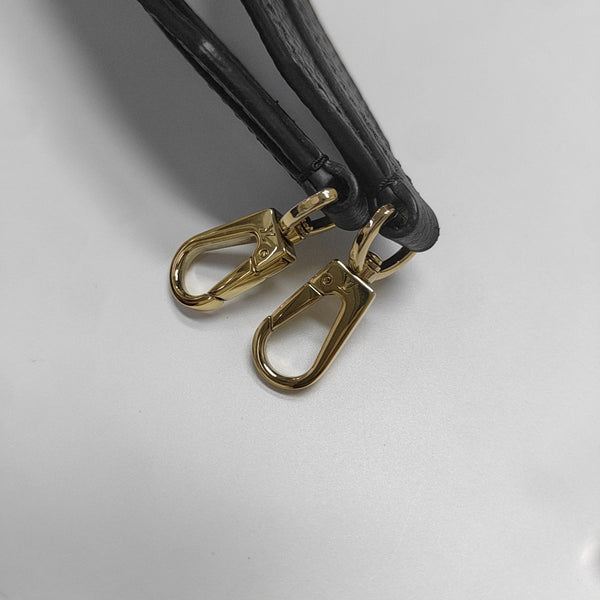 Authenticated pre-owned Capucines Mini Calfskin Black - Shoulder Bag at Looply