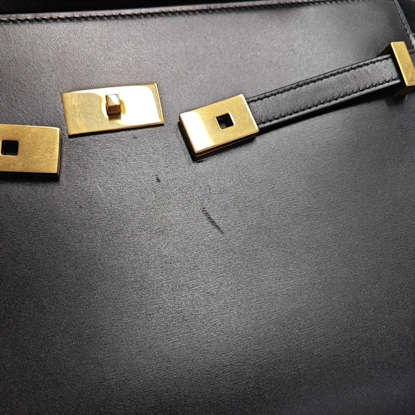 MANHATTAN Medium Calfskin Black