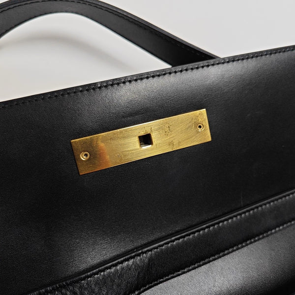 MANHATTAN Medium Calfskin Black