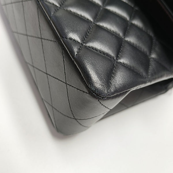 CLASSIC FLAP Small Quilted Lambskin Black