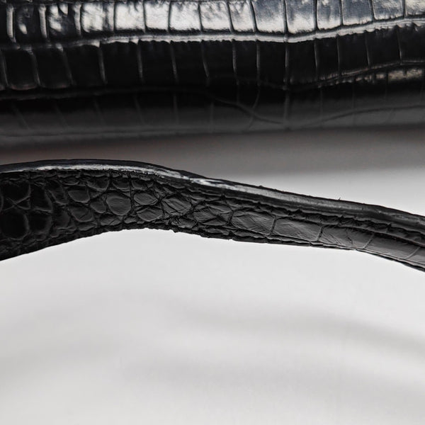 MANHATTAN Medium Calfskin Black