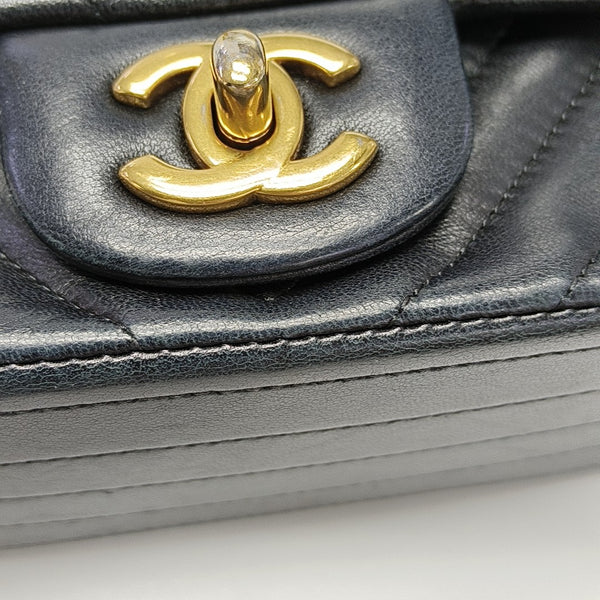 CLASSIC FLAP Mini Chevron Lambskin Black
