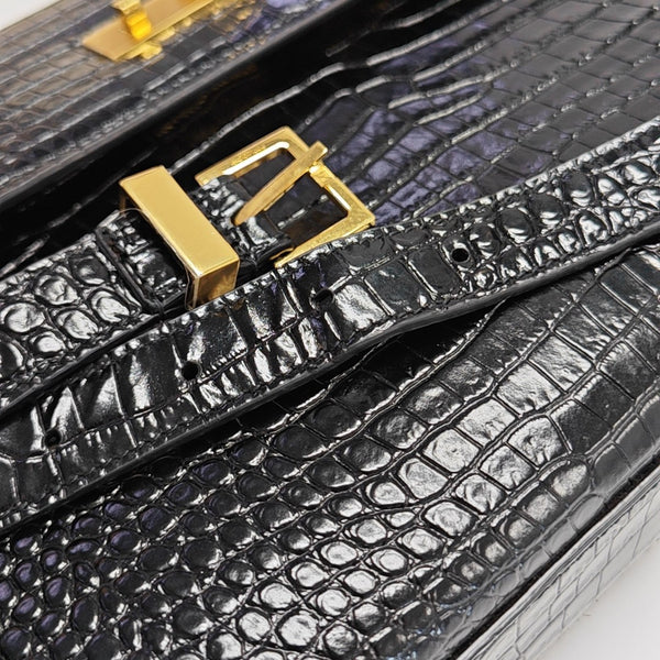 MANHATTAN Medium Calfskin Black
