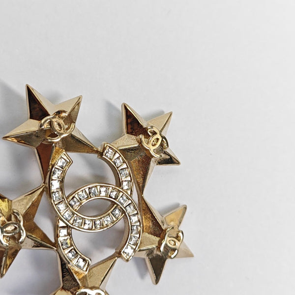 Authenticated pre-owned Modern CC Decorative Brooch Gold-tone Metal Synthetic Crystal Brooch - Brooch at Looply