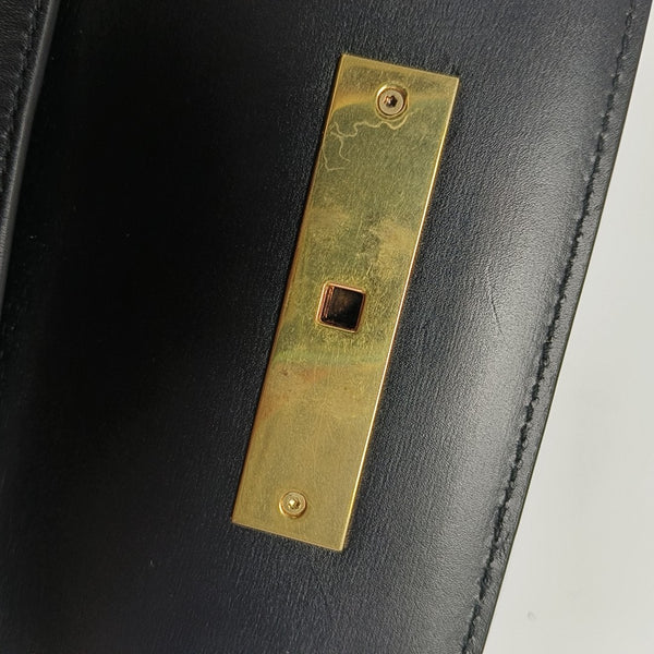 MANHATTAN Medium Calfskin Black