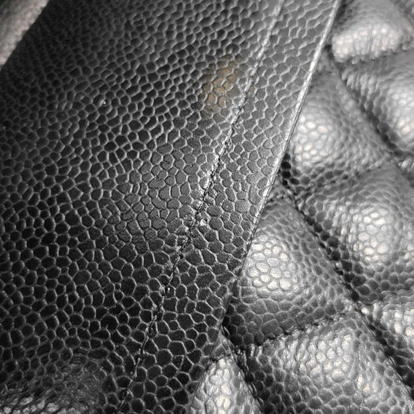 CLASSIC FLAP Medium Quilted Grained Calfskin Black