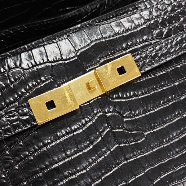 MANHATTAN Small Calfskin Black