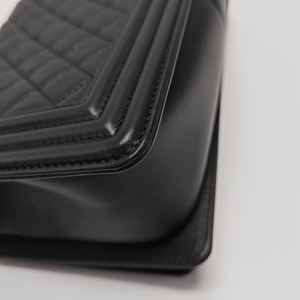 BOY CHANEL Medium Quilted Calfskin Black