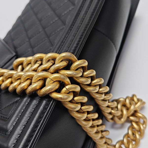 BOY CHANEL Medium Quilted Calfskin Black