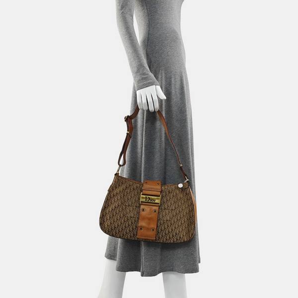 Street Chic Oblique Canvas Brown