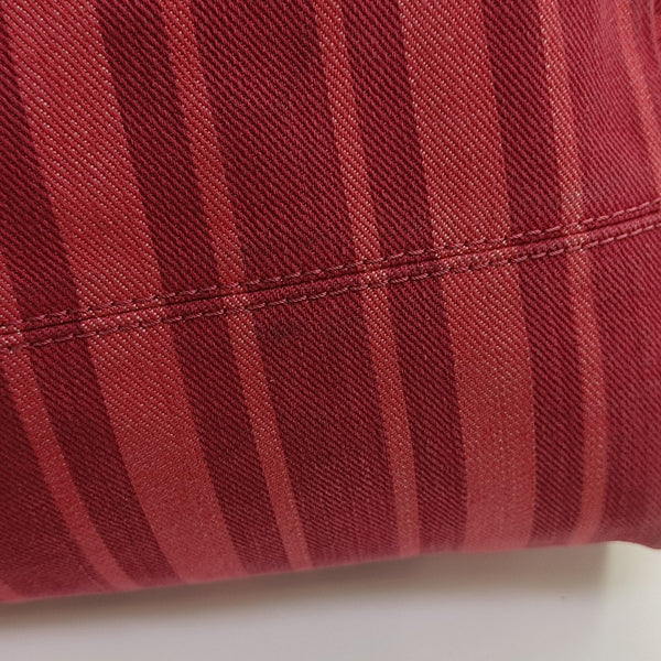 Canvas Red
