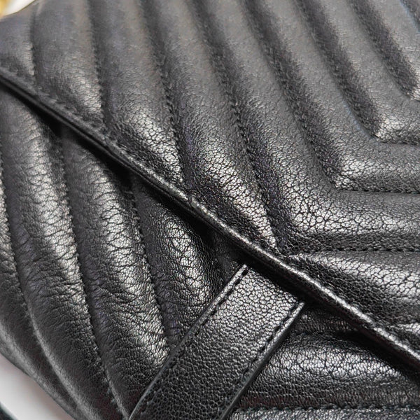 COLLEGE Medium Chevron Lambskin Black