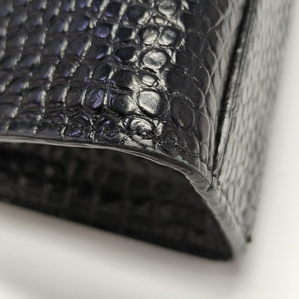 MANHATTAN Medium Calfskin Black