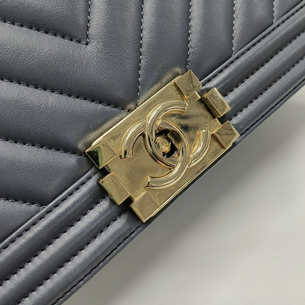 BOY CHANEL Medium Chevron Calfskin Blue