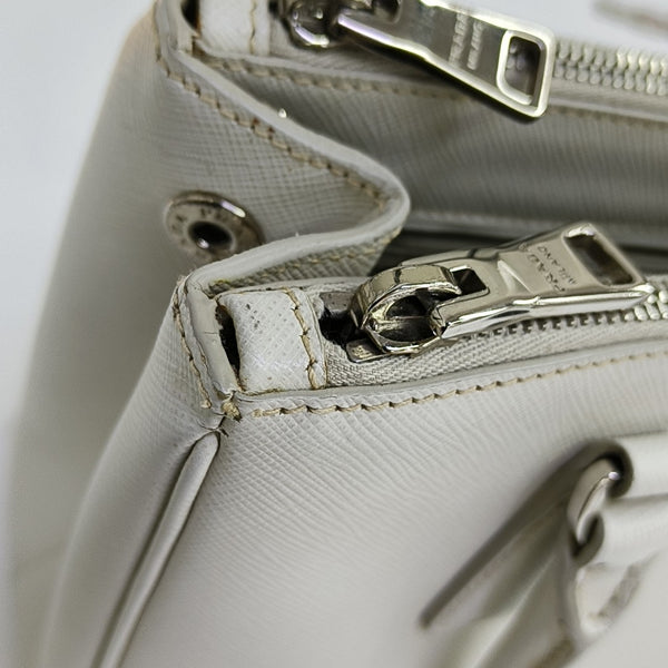 Galleria Medium Saffiano Calfskin White
