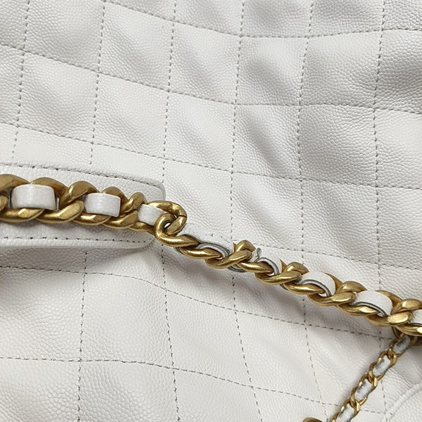 CHANEL 25 Mediano Piel de Becerro Acolchada Blanca