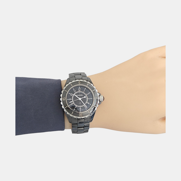 J12 33mm Black Quartz Watch