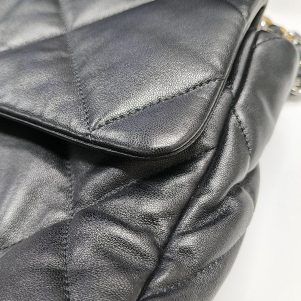 CHANEL 19 Medium Quilted Lambskin Black