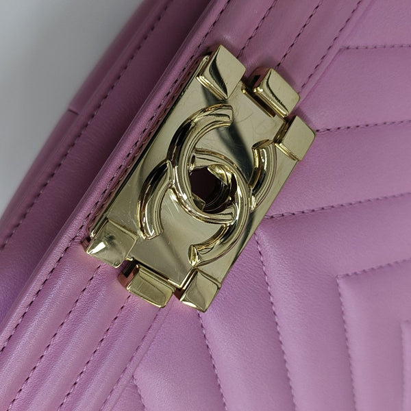 BOY CHANEL Medium Chevron Calfskin Pink